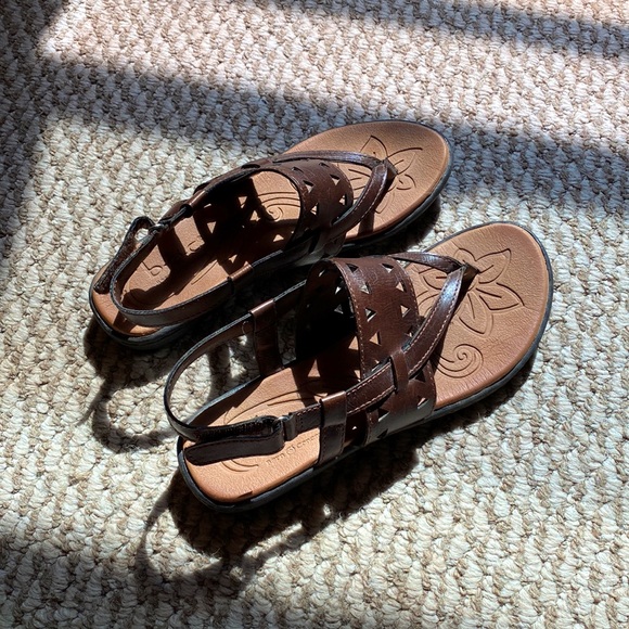 BOC Born Concept Brown Women's Strappy Sandal Shoes Size 7M - Picture 2 of 8